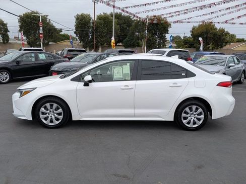 Used 2025 Toyota Corolla LE w/ Convenience Package FWD image 12