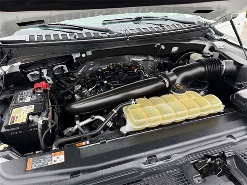 Used 2021 Ford Expedition XLT image 22