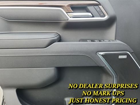 New 2026 Chevrolet Silverado 1500 RST AWD/4WD image 23