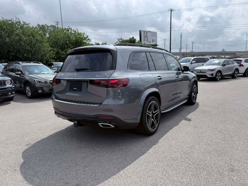 Used 2025 Mercedes-Benz GLS 450 4MATIC image 6