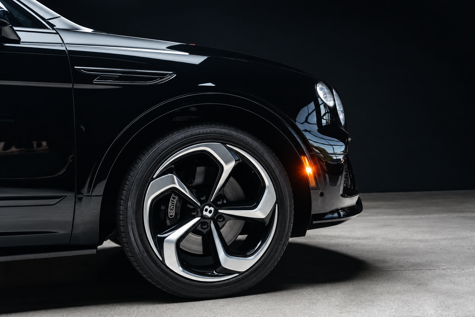 Used 2022 Bentley Bentayga AWD/4WD image 15