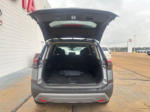 Used 2023 Nissan Rogue SV image 29