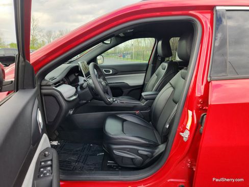 Used 2023 Jeep Compass Latitude AWD/4WD image 21