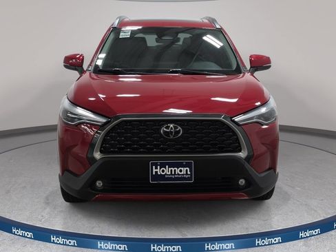 Used 2023 Toyota Corolla Cross XLE w/ Convenience Package AWD/4WD image 3