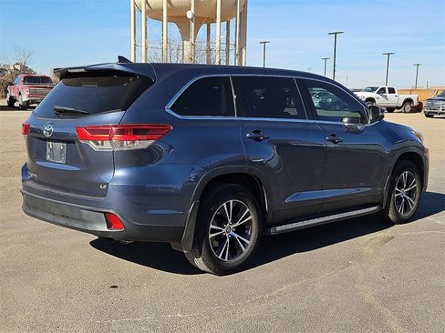 Used 2019 Toyota Highlander LE image 8
