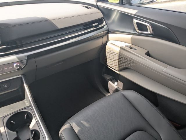 New 2026 Kia Carnival FWD image 15