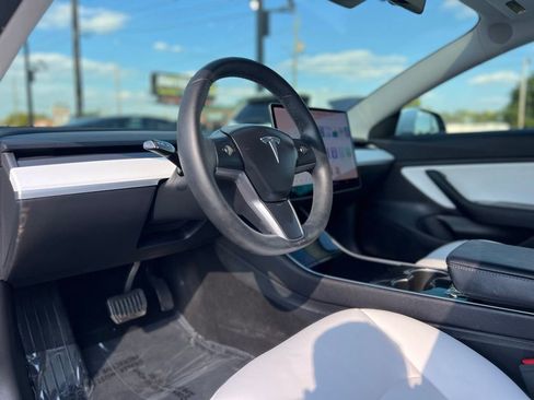 Used 2019 Tesla Model 3 Standard Range Plus image 25