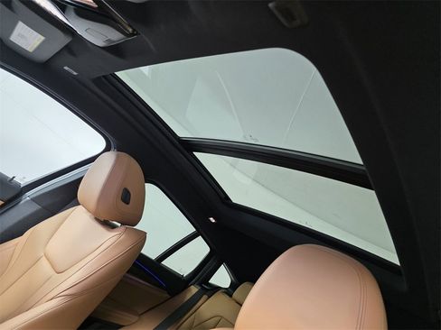 Used 2023 BMW X4 xDrive30i w/ Parking Assistance Package image 12