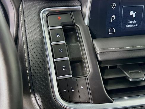 Used 2024 GMC Yukon SLT image 16