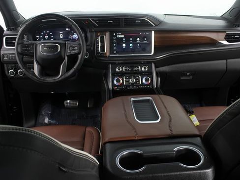 Used 2023 GMC Yukon Denali Ultimate image 12