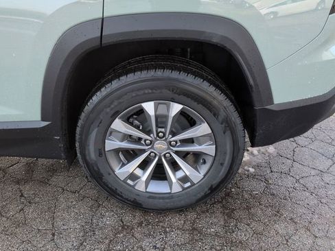 New 2026 Chevrolet Equinox LT w/ Convenience Package II image 33