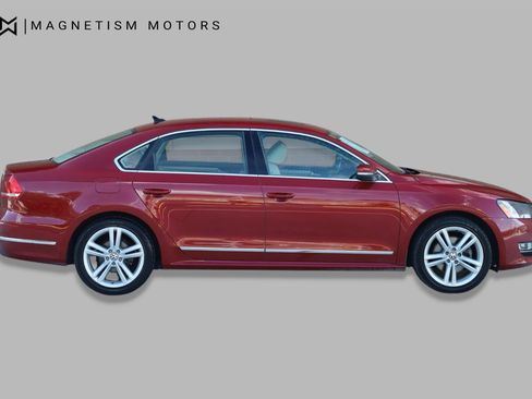 Used 2015 Volkswagen Passat 1.8T SE FWD image 3