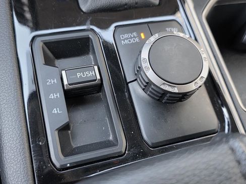 Used 2023 Toyota Tundra Limited image 28