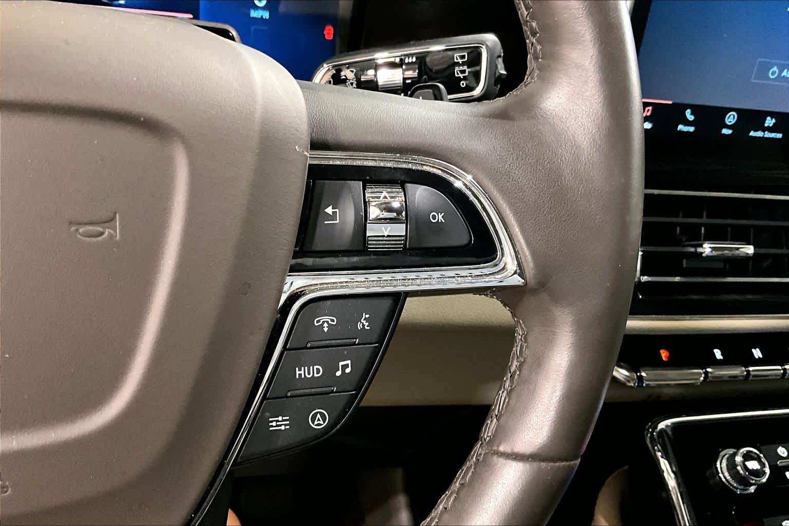 Used 2022 Lincoln Navigator Reserve AWD/4WD image 24
