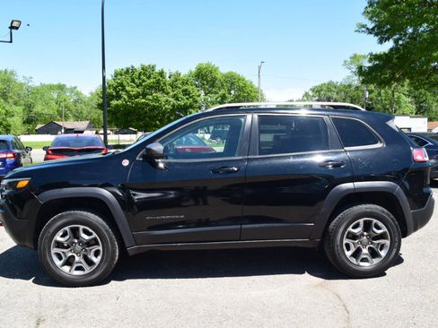 Used 2019 Jeep Cherokee Trailhawk w/ Comfort/Convenience Group AWD/4WD image 9