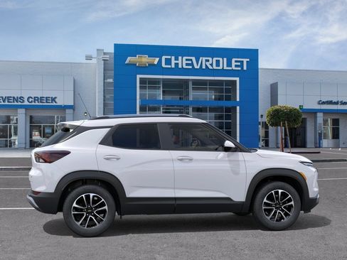 New 2026 Chevrolet TrailBlazer LT FWD image 30