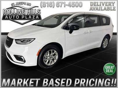 Used 2024 Chrysler Pacifica Touring-L