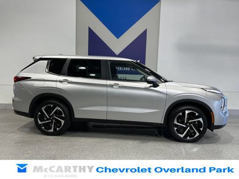 Used 2023 Mitsubishi Outlander SE Black Edition FWD image 4