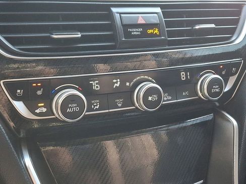 Used 2019 Honda Accord Touring image 15
