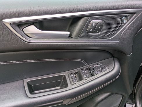 Used 2022 Ford Edge Titanium image 22