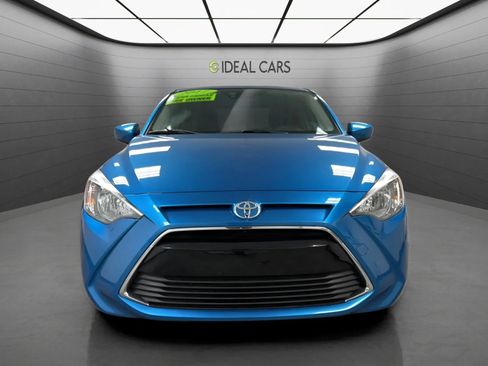 Used 2017 Toyota Yaris iA FWD image 2