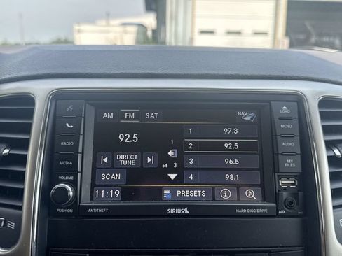 Used 2013 Jeep Grand Cherokee Laredo AWD/4WD image 15