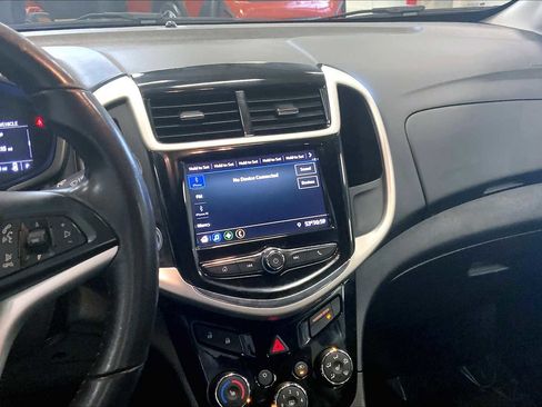 Used 2020 Chevrolet Sonic LT w/ Convenience Package image 6