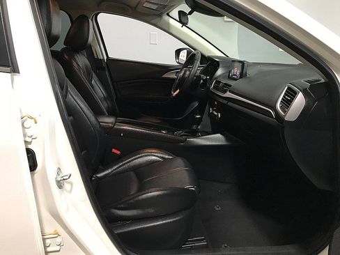 Used 2018 MAZDA MAZDA3 Touring FWD image 13
