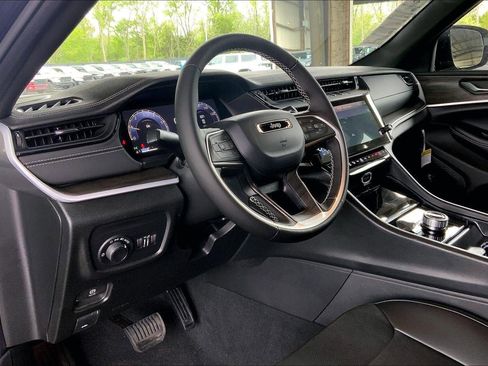 New 2026 Jeep Grand Cherokee L 4WD image 7