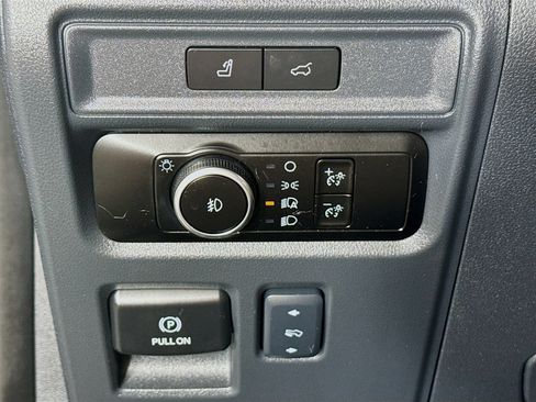 Used 2024 Ford Expedition Limited AWD/4WD image 11