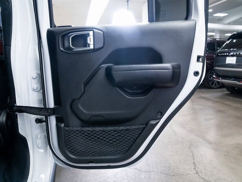 Used 2021 Jeep Wrangler Unlimited Rubicon image 19