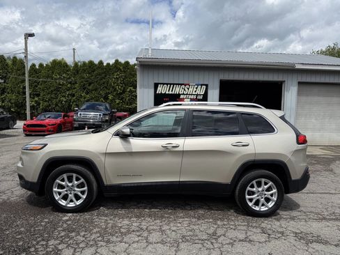 Used 2014 Jeep Cherokee Latitude w/ Cold Weather Group FWD image 7