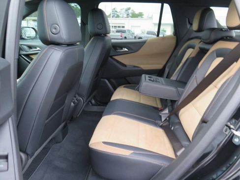 Used 2025 Chevrolet Equinox ACTIV w/ Safety and Technology Package image 16