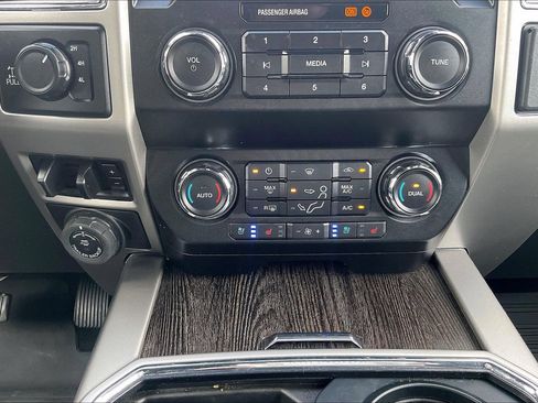 Used 2020 Ford F350 Lariat image 30