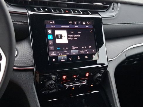 New 2025 Jeep Grand Cherokee L Altitude AWD/4WD image 16