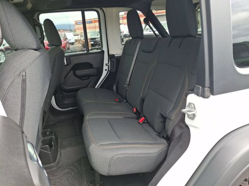 Used 2025 Jeep Wrangler Unlimited Sport AWD/4WD image 17