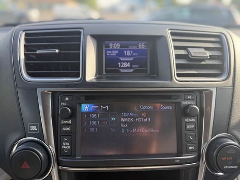 Used 2013 Toyota Highlander Limited image 19