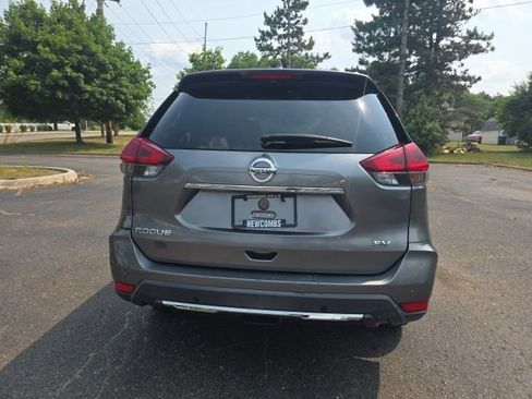 Used 2020 Nissan Rogue SV FWD image 5