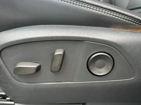 Used 2025 GMC Sierra EV Denali image 13