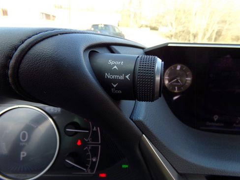 Used 2020 Lexus ES 300h w/ Premium Package image 46