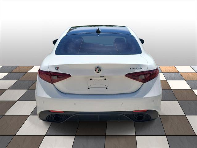 Used 2023 Alfa Romeo Giulia Veloce RWD image 5