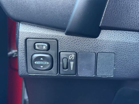 Used 2018 Toyota Corolla LE image 17