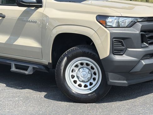 Used 2024 Chevrolet Colorado W/T w/ WT Convenience Package II RWD image 3