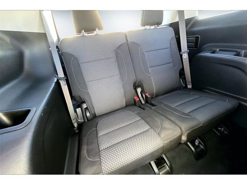 Used 2023 GMC Acadia SLE w/ Driver Convenience Package image 25