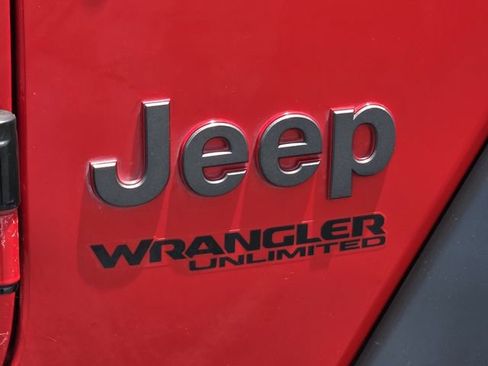 Used 2021 Jeep Wrangler Unlimited Rubicon AWD/4WD image 17