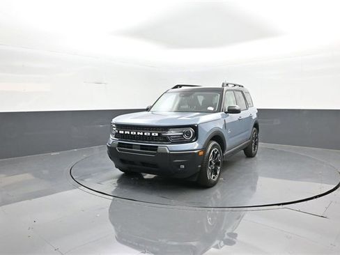 New 2025 Ford Bronco Sport Outer Banks image 3