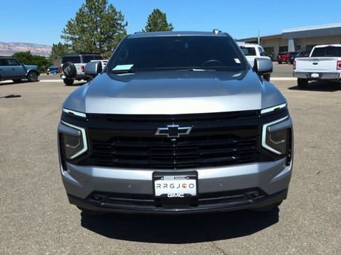 Used 2025 Chevrolet Suburban RST w/ RST Capability Package AWD/4WD image 3