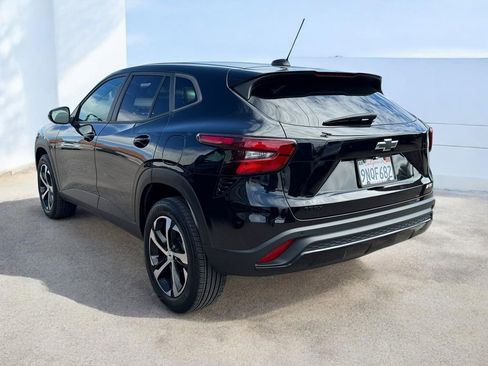 Used 2024 Chevrolet Trax RS w/ Driver Confidence Package FWD image 4