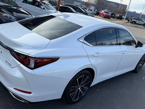 Used 2024 Lexus ES 350 w/ Premium Package image 4