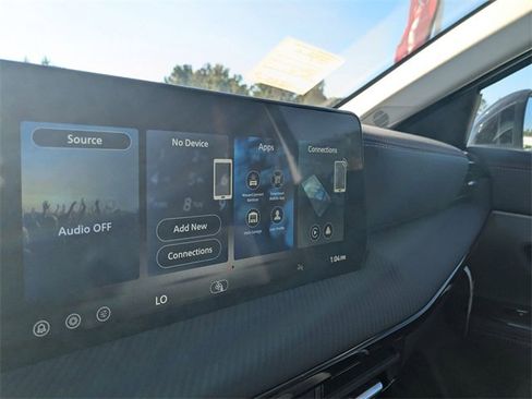 New 2026 Nissan Kicks SR image 23